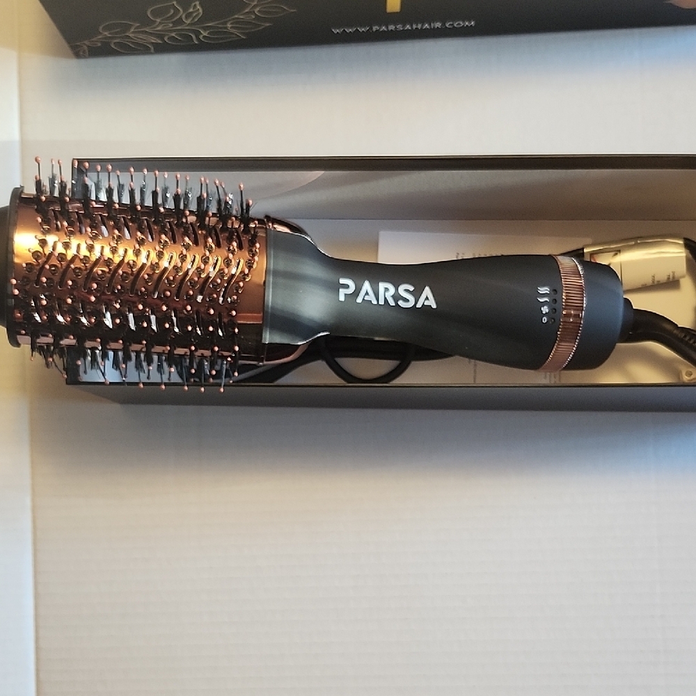 Black Edition Blow Dryer Brush - Picture 4 of 7